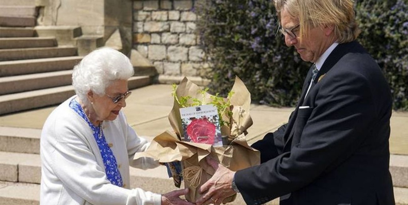 Isabel II presidió los homenajes por el centenario del Felipe de Edimburgo