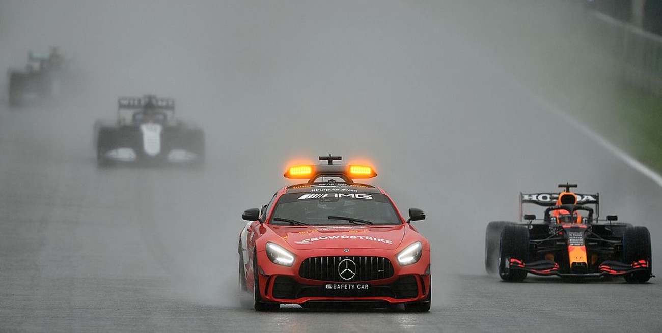 Polémica: la lluvia impidió correr y Verstappen fue declarado ganador del GP de Bélgica