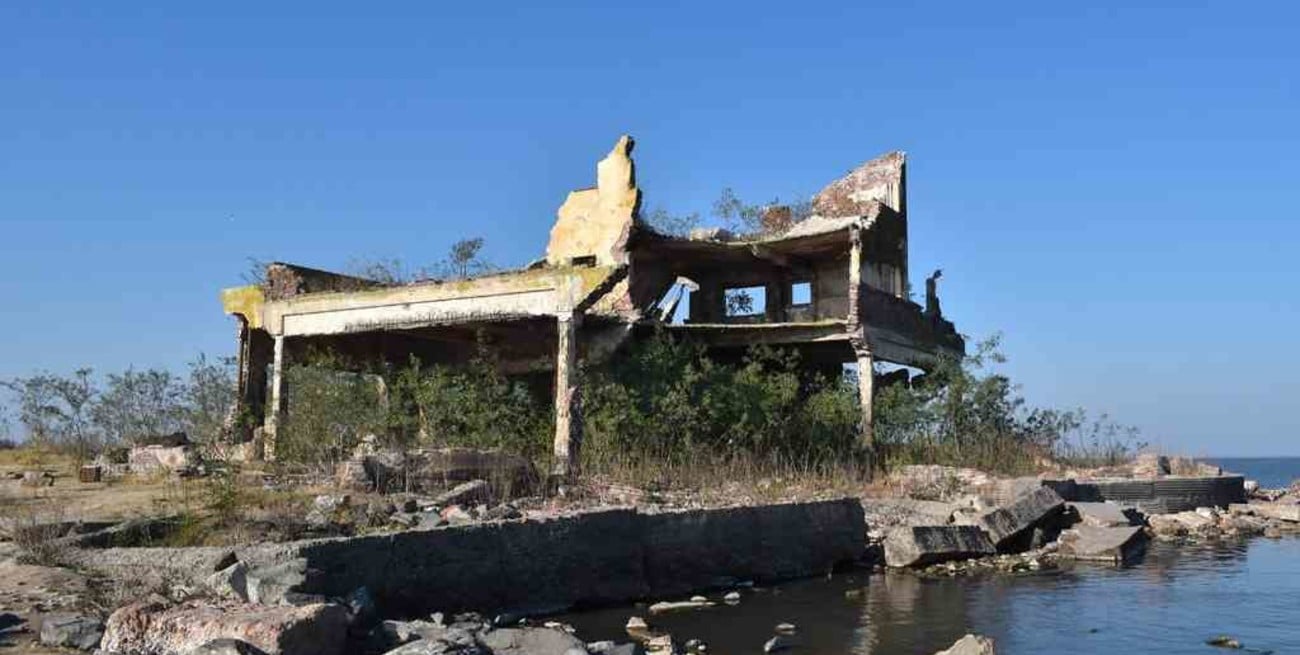 Me verás volver: el antiguo hotel de Melincué otra vez se posa sobre la laguna