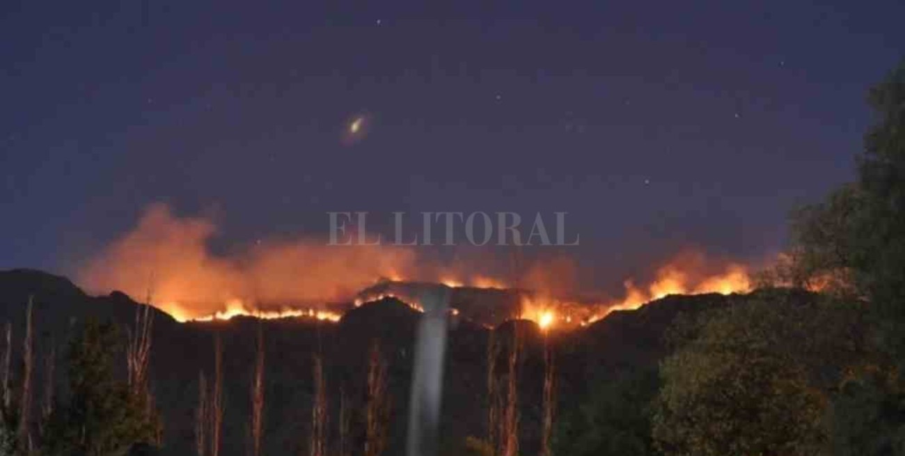 El fuego no cesa: bomberos combaten un incendio en el norte de la provincia de San Luis