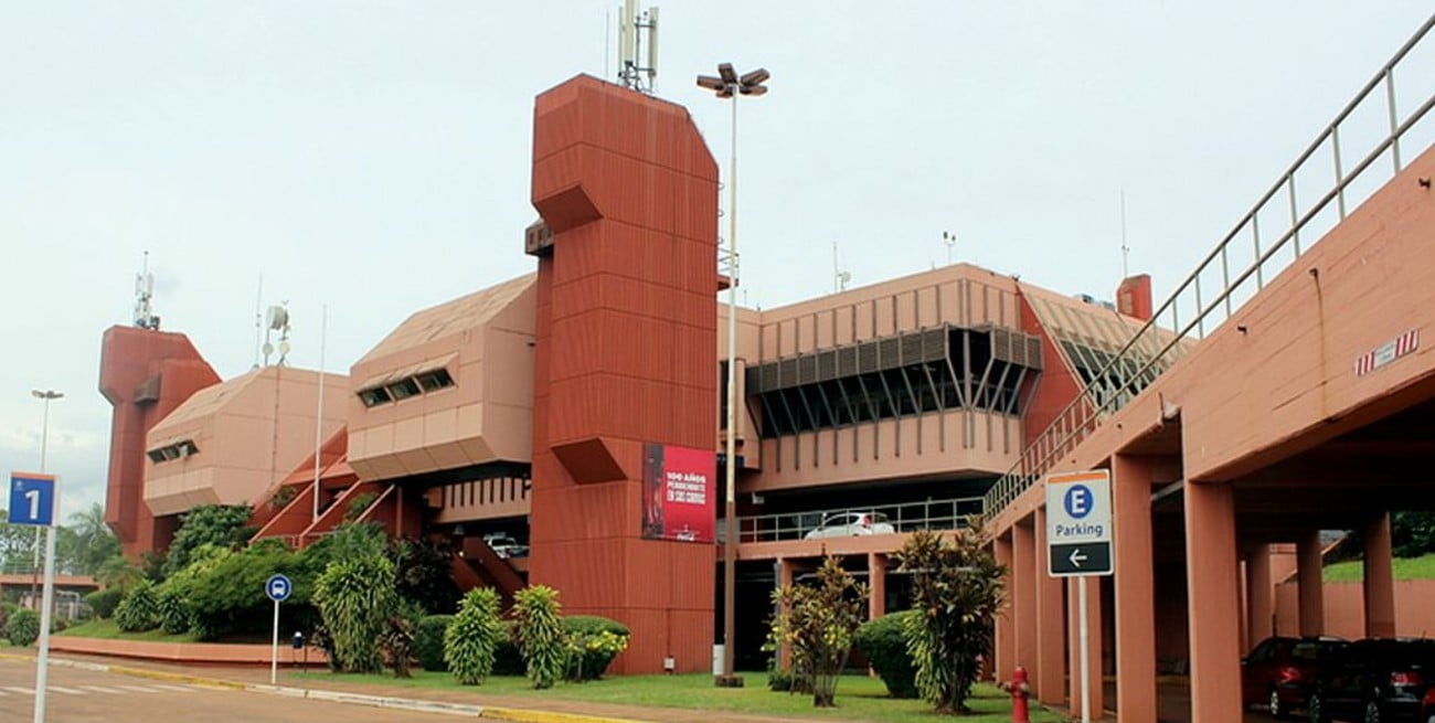 Cerraron el aeropuerto de Posadas por interferencias de radios no habilitadas