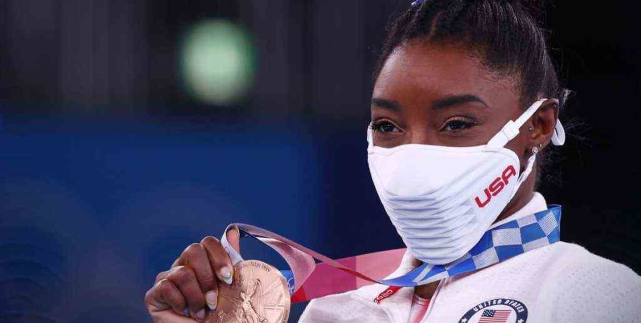 Simone Biles se despidió de Tokio 2020 con una medalla de bronce