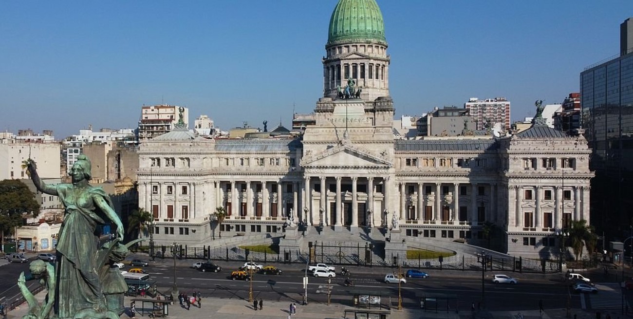 Santa Fe define tres senadores y nueve diputados para el Congreso