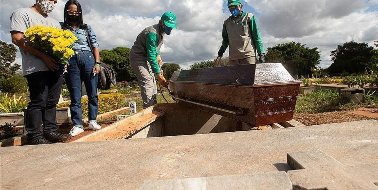 Brasil volvió a batir el récord de muertes diarias por coronavirus