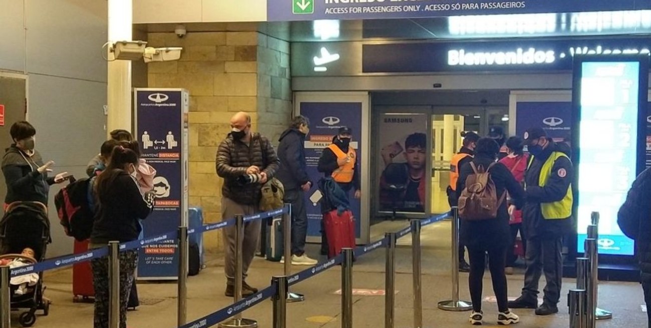 Buen funcionamiento de los aeropuertos en el primer día de vuelos regulares