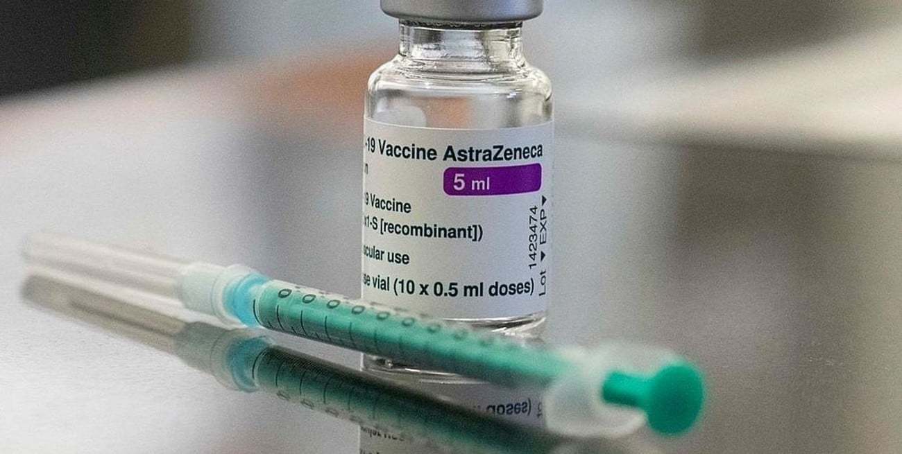 El Gobierno le propuso al Reino Unido hacer la vacuna completa de Oxford-AstraZeneca