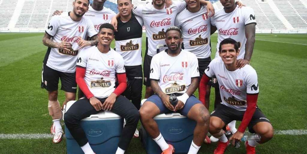 Perú trabajó en Vélez y Gareca espera por Peña