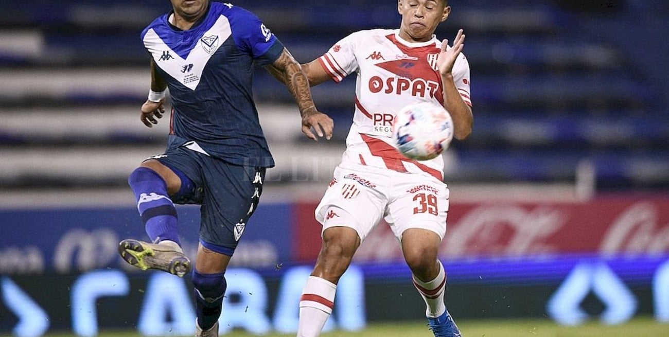 Unión perdió el invicto ante Vélez, que se afianza en la punta