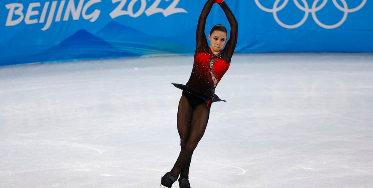 La patinadora rusa Kamila Valieva, la primera en lograr un salto cuádruple, dio positivo en prueba de dopaje