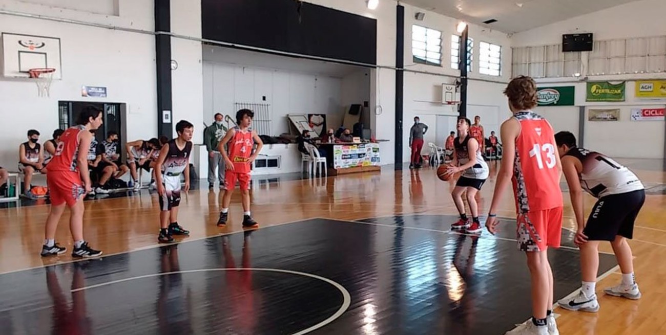 Se reanudó el torneo Asociativo de Básquet