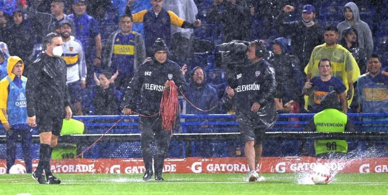 Se juega este martes el partido que la lluvia postergó