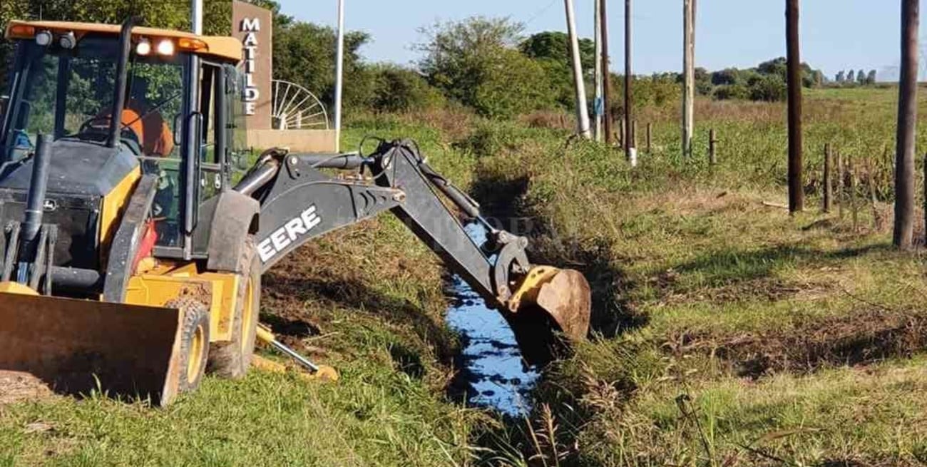 Refuerzan obras de desagüe en la zona urbana y rural de Matilde