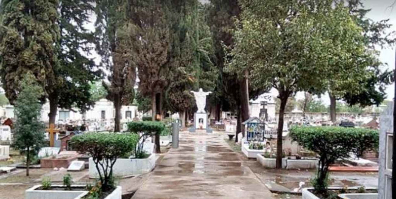 Empleados de un cementerio se agarraron a piñas durante un entierro en Alta Gracia