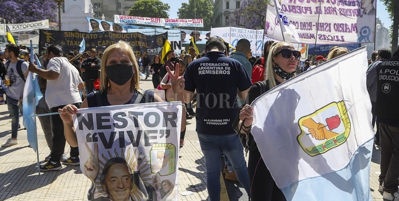 Antes del acto en Plaza de Mayo, el PJ emitió un comunicado de unidad y apoyo al Gobierno