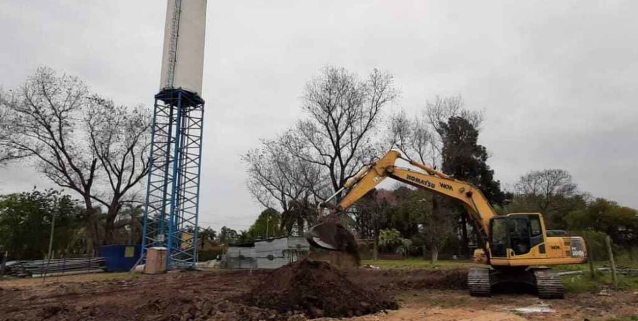 Agua potable: comenzó la construcción de la cisterna en Altos del Sauce