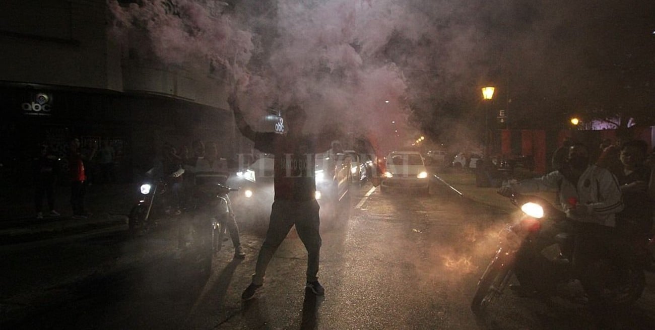 Las fotos del campeón: la hazaña de Colón, a través de la lente de los reporteros gráficos de El Litoral