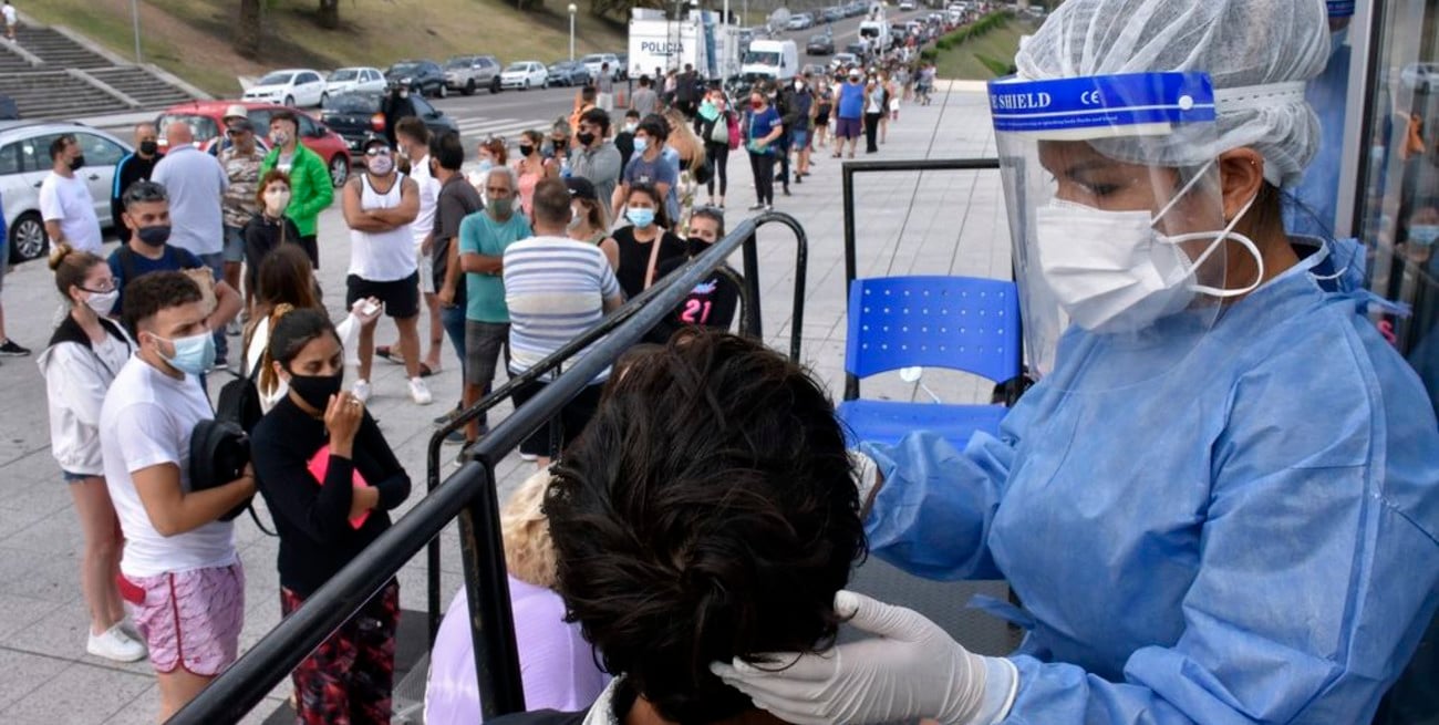 Covid: Argentina reportó 102.458 casos y 191 muertes, cifra máxima desde septiembre 