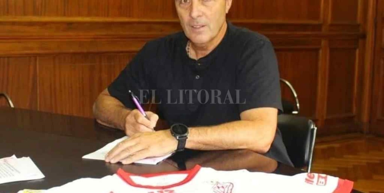 Darío Kudelka firmó su renovación con Huracán