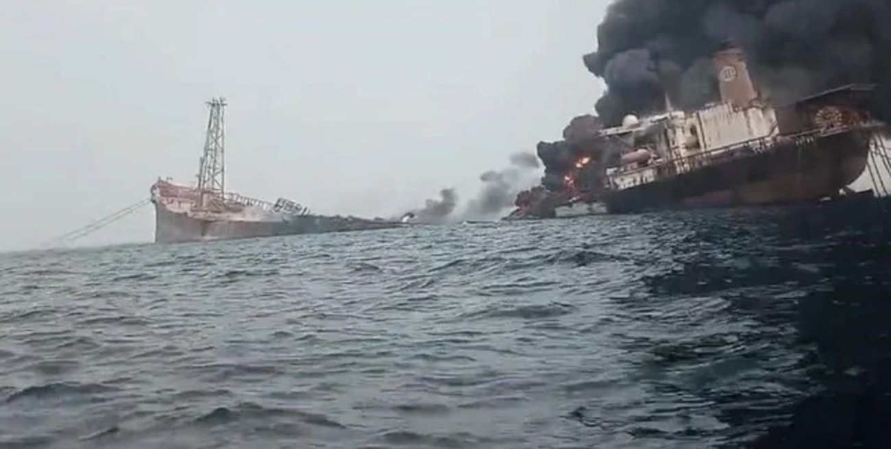 Videos: impresionante explosión de una plataforma petrolera en Nigeria