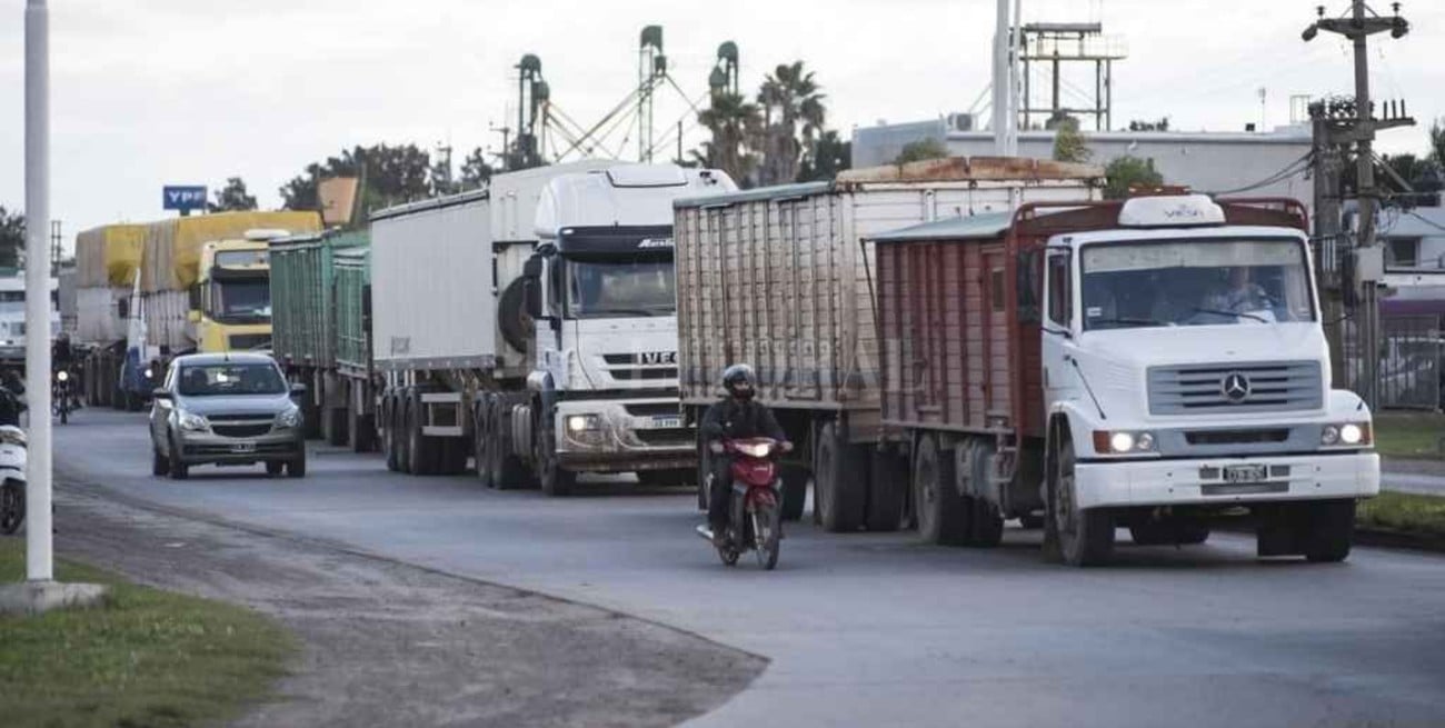 Posibles congestiones en el tránsito ante el arribo de camiones a los puertos de Santa Fe