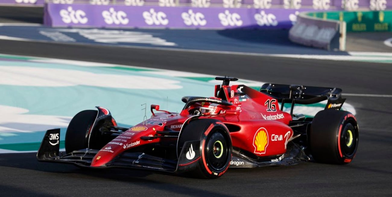 Charles Leclerc se impuso en ambas series de entrenamiento del Gran Premio de Arabia Saudita