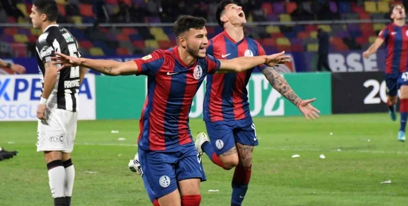 San Lorenzo obtuvo su primera victoria en el campeonato tras vencer a Central Córdoba por 2 a 0