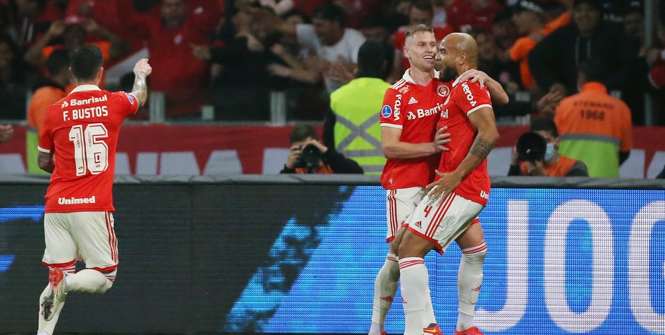 Internacional dio vuelta la serie y avanzó a cuartos de final de la Copa Sudamericana