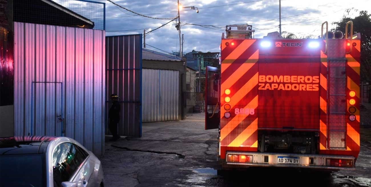 Matrimonio hospitalizado tras incendio en barrio Barranquitas