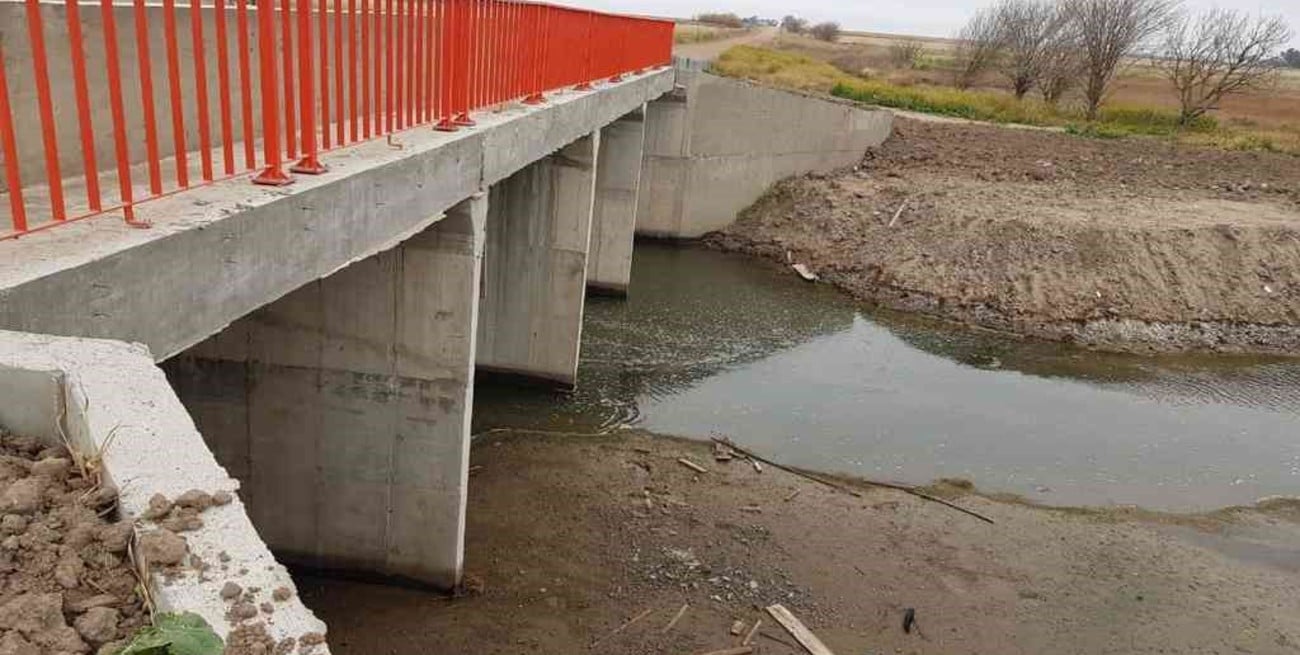 Vialidad finalizó la construcción de un nuevo puente sobre Cañada Los Leones