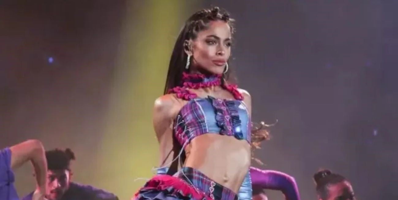 Video: el show de Tini Stoessel fue interrumpido por un principio de incendio
