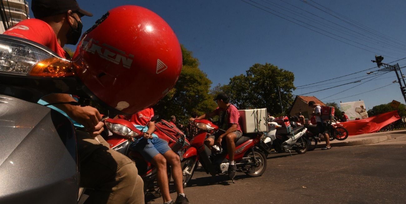 La policía acompañará a repartidores para prevenir robos en “zonas calientes”
