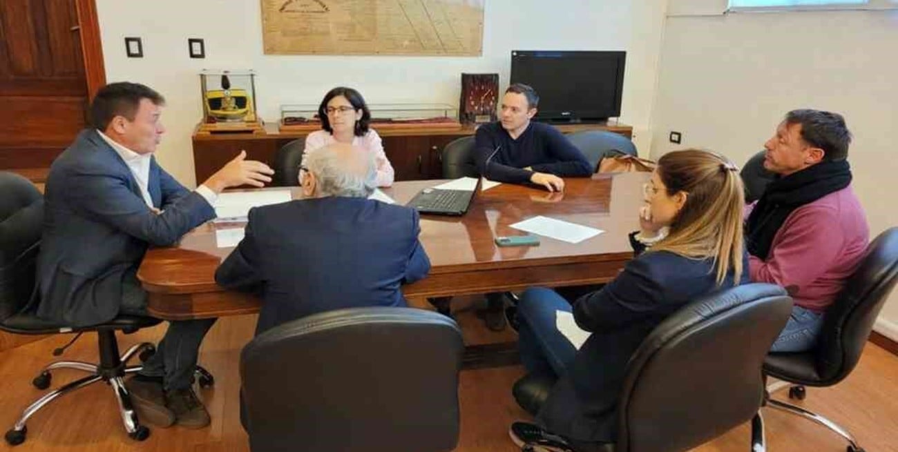 El municipio y Ecom trabajan juntos en un proyecto para recuperar la costa del arroyo