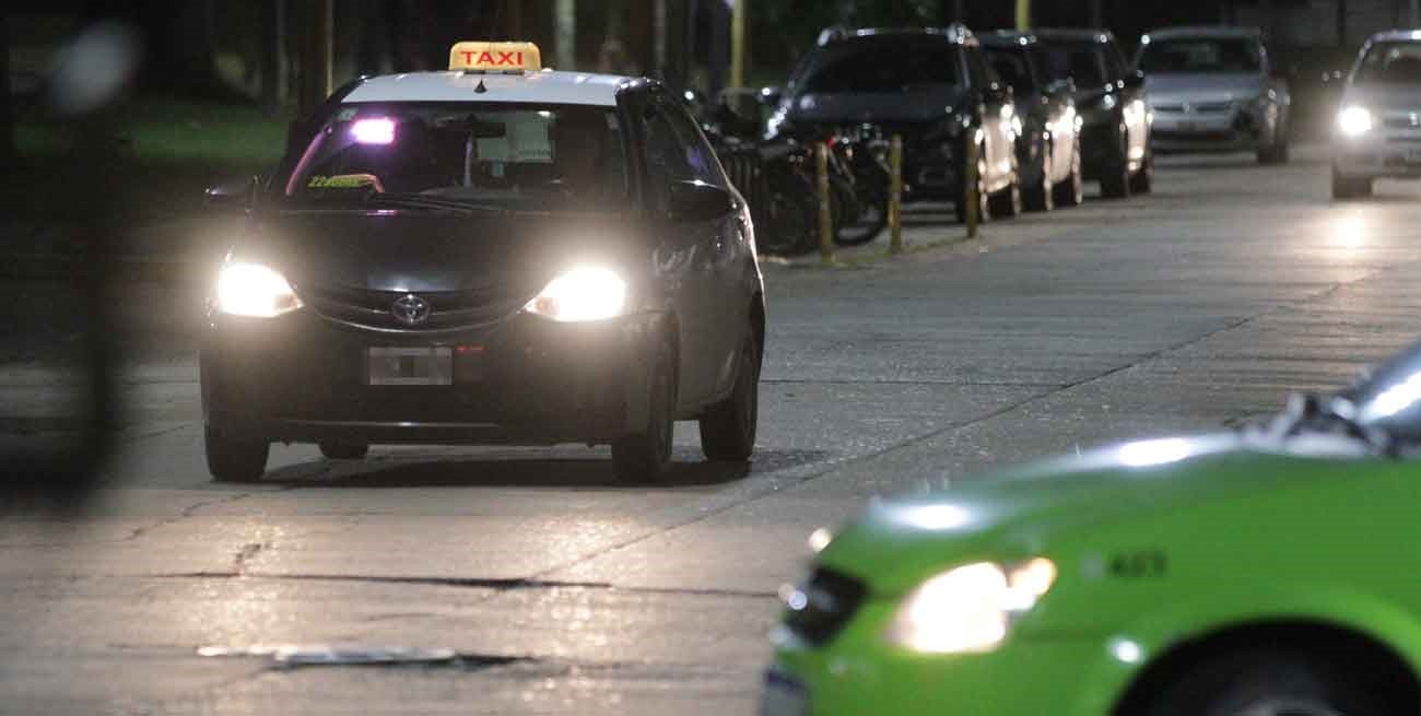 Viajó en taxi, se negó a pagar y terminó presa