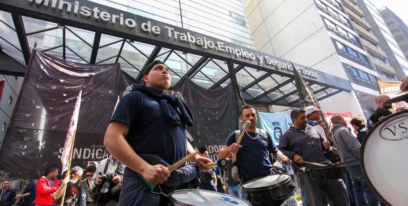 Falta de neumáticos: fracasó la reunión entre el sindicato y empresas fabricantes