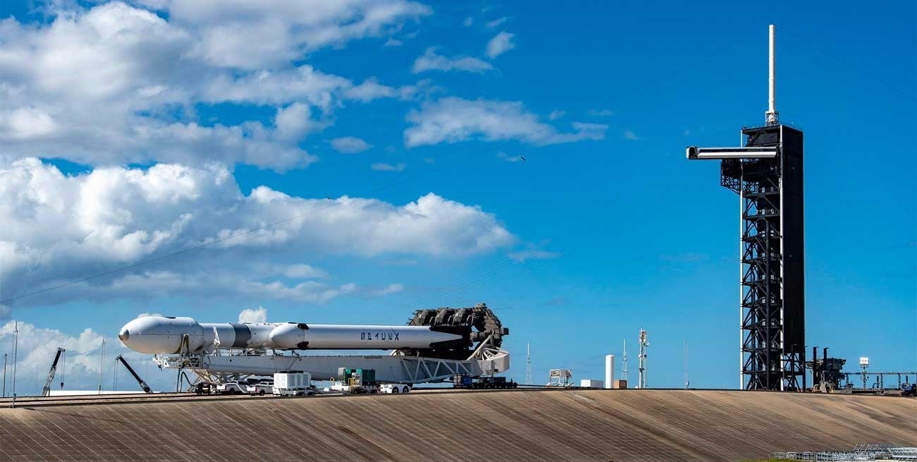 SpaceX lanzó su cohete más poderoso 