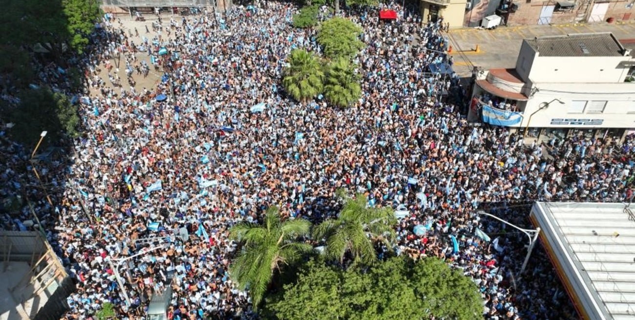 Desde el drone de El Litoral: multitudinaria celebración del título mundial en la ciudad de Santa Fe 