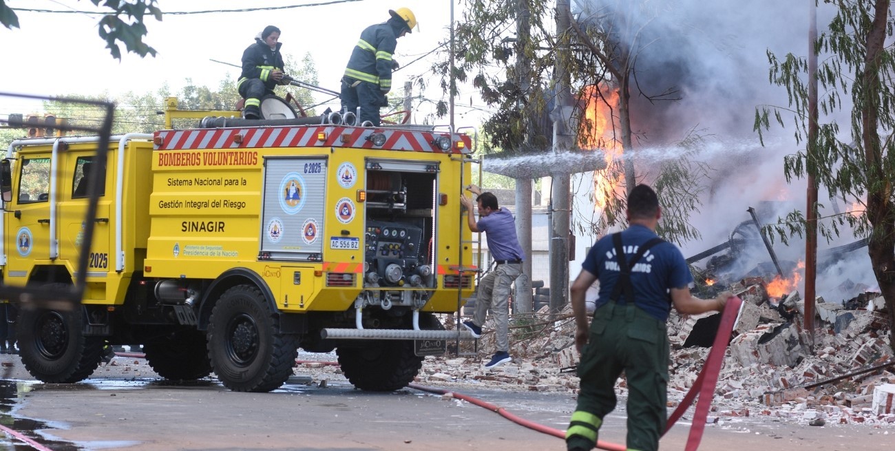 A cuánto equivale el agua utilizada para apagar el incendio en la distribuidora de Santa Fe