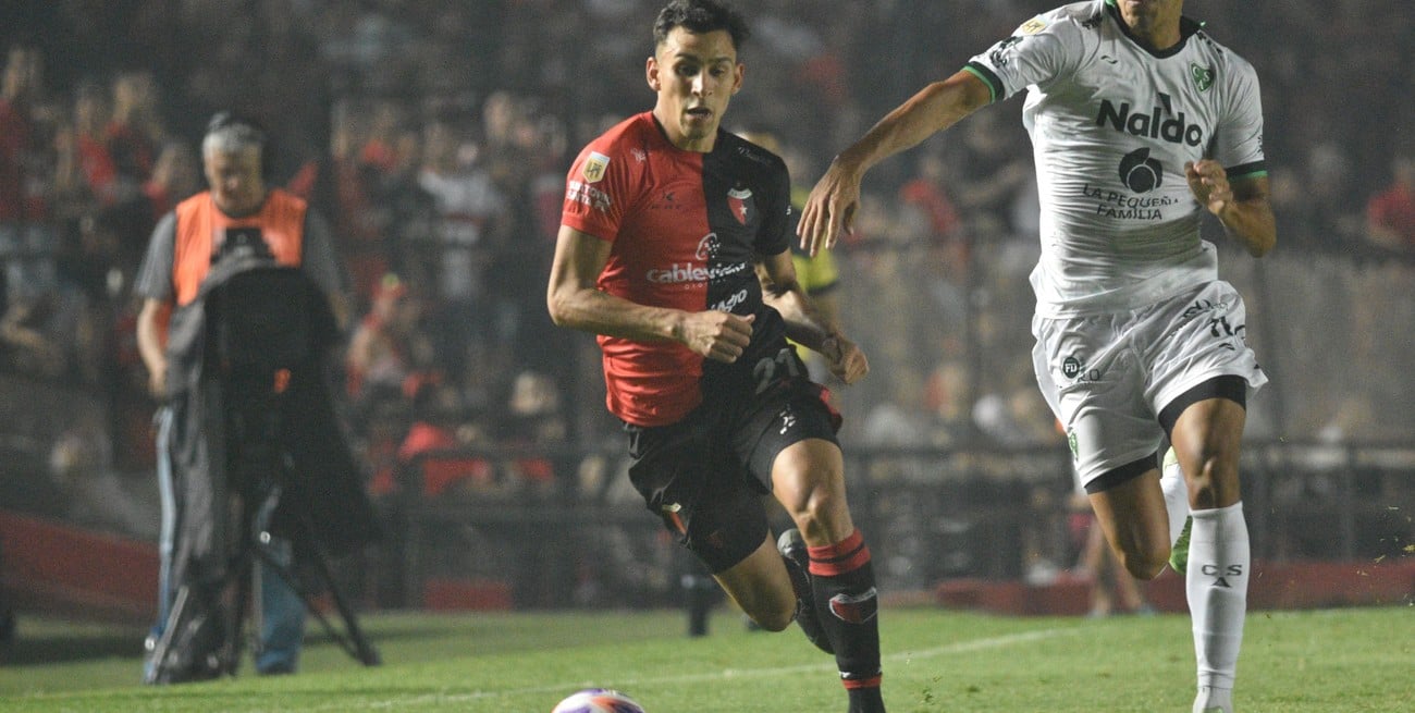 Colón trabaja este jueves en el predio y va asomando el once titular