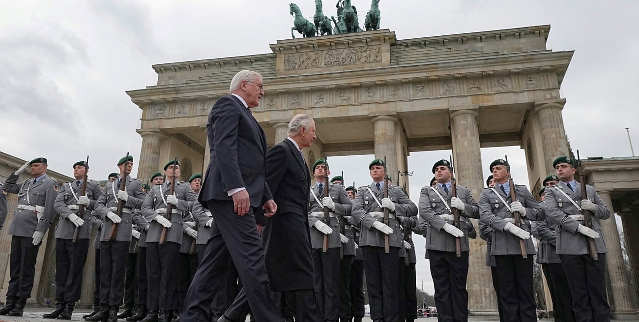 Carlos III llegó a Berlín en su primera visita al extranjero como rey