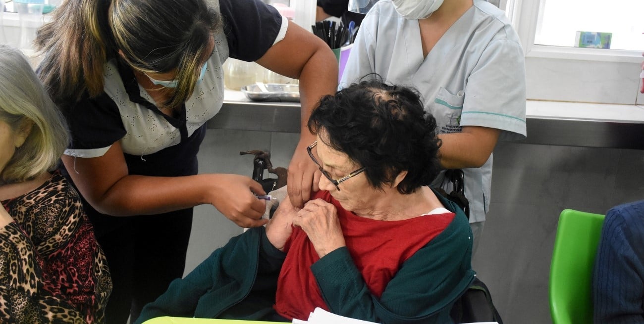 Comenzó la vacunación antigripal en geriátricos de Santa Fe