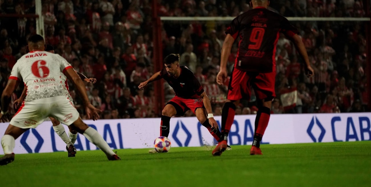 Colón lo peleó bien, lo jugó mal y lo regaló en el final