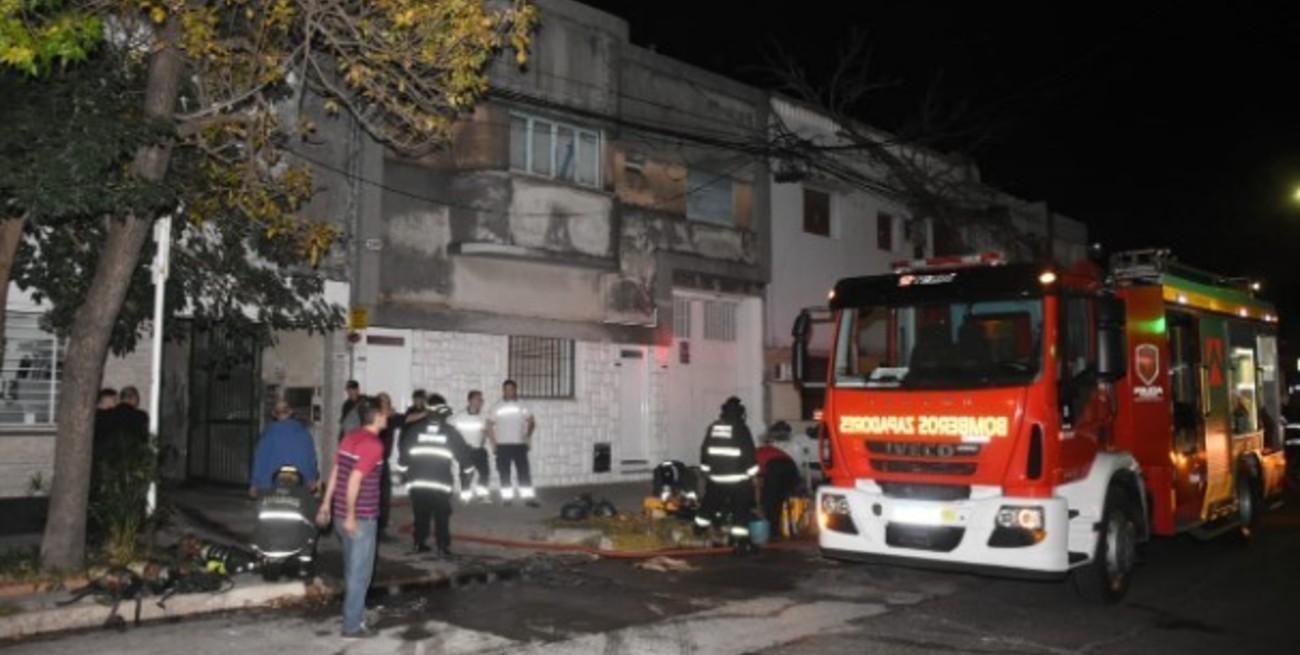 Video: incendio en un local de acrílicos en la ciudad de Santa Fe