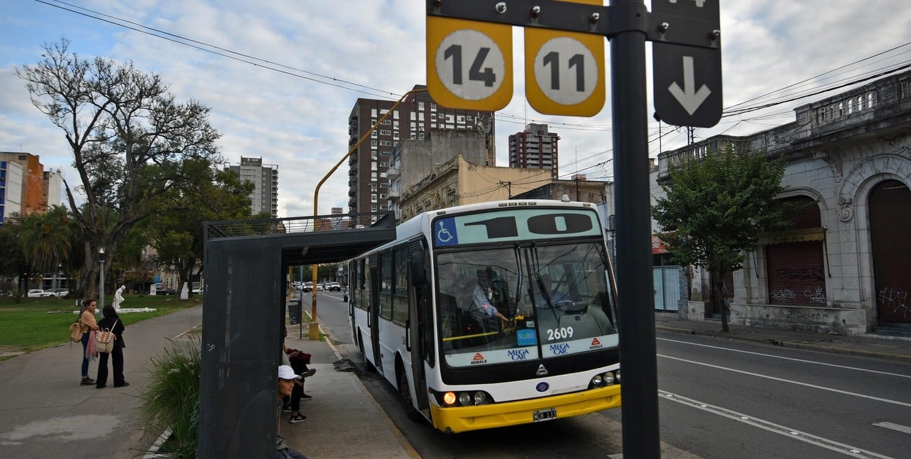 Por deudas salariales, es "inminente" un paro de colectivos de la UTA seccional Santa Fe