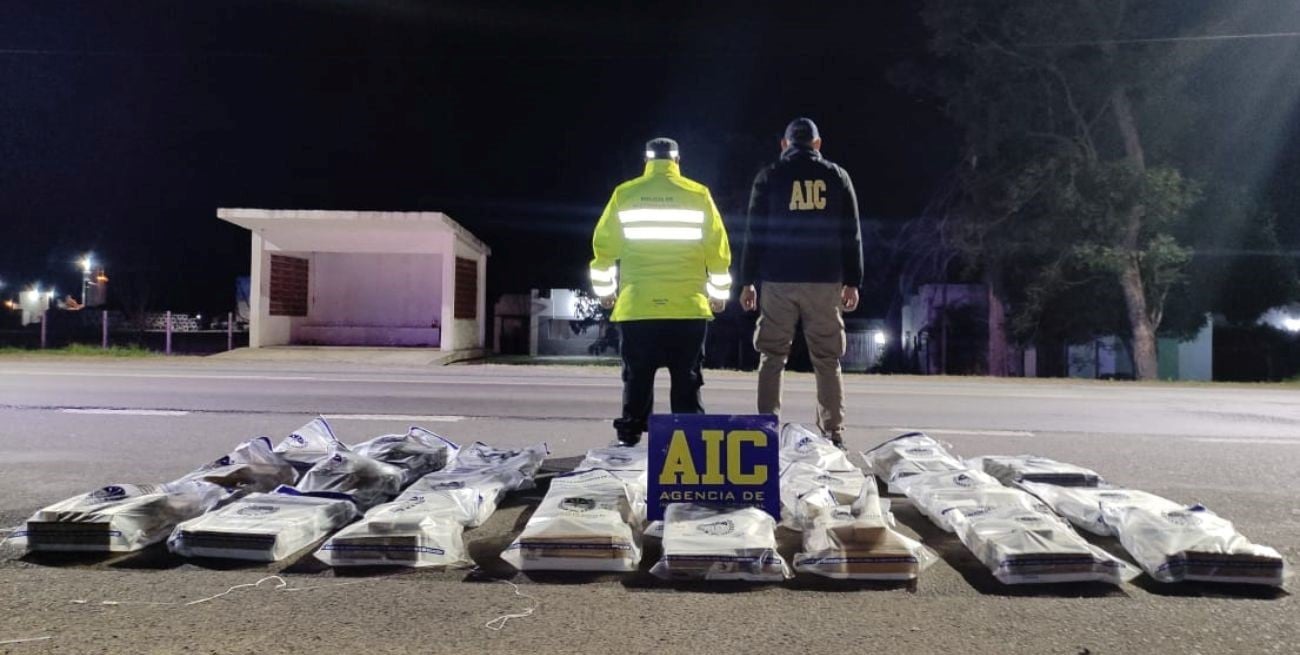 ﻿Secuestran 261 kilos de marihuana ocultos en sillones de living