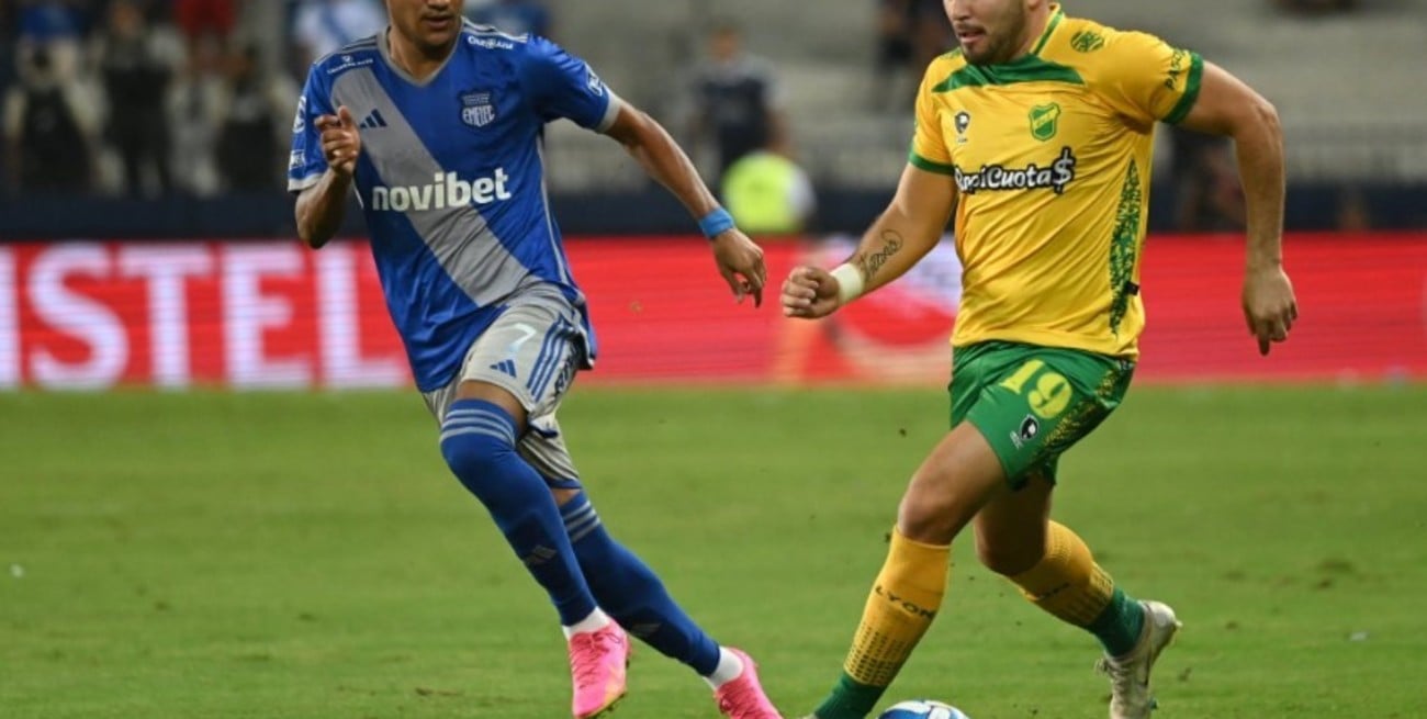 En una ráfaga, Defensa dio vuelta el partido y le ganó a Emelec por Copa Sudamericana