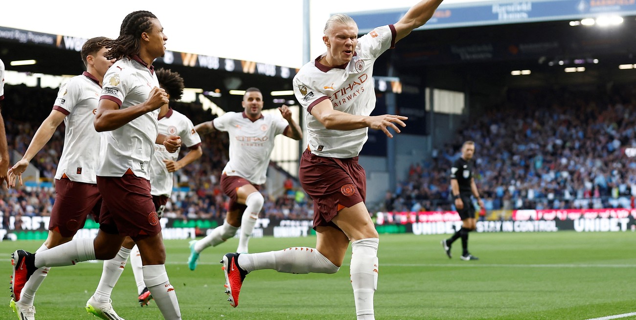 Manchester City goleó a Burnley en el inicio de la Premier League