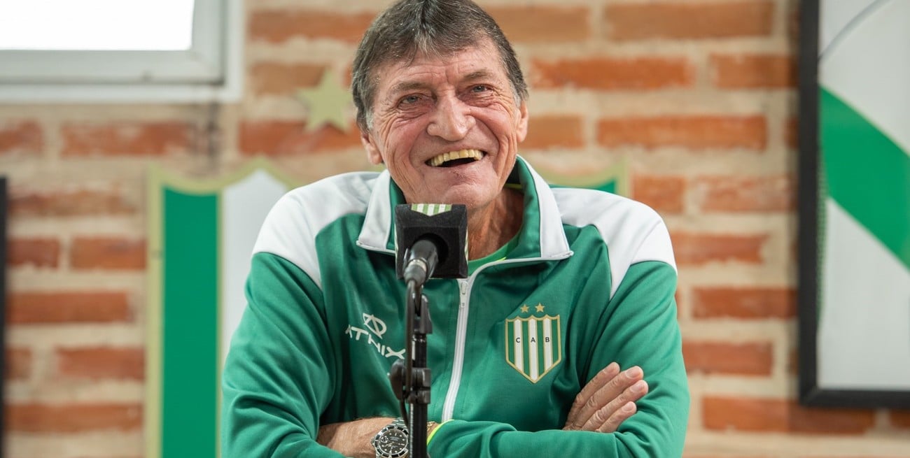 "Me operaron dos veces en tres días": Falcioni reapareció en Banfield