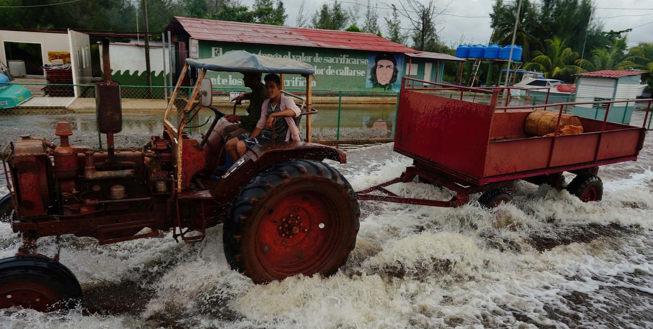 Cuba: miles de evacuados por el paso de la tormenta tropical Idalia