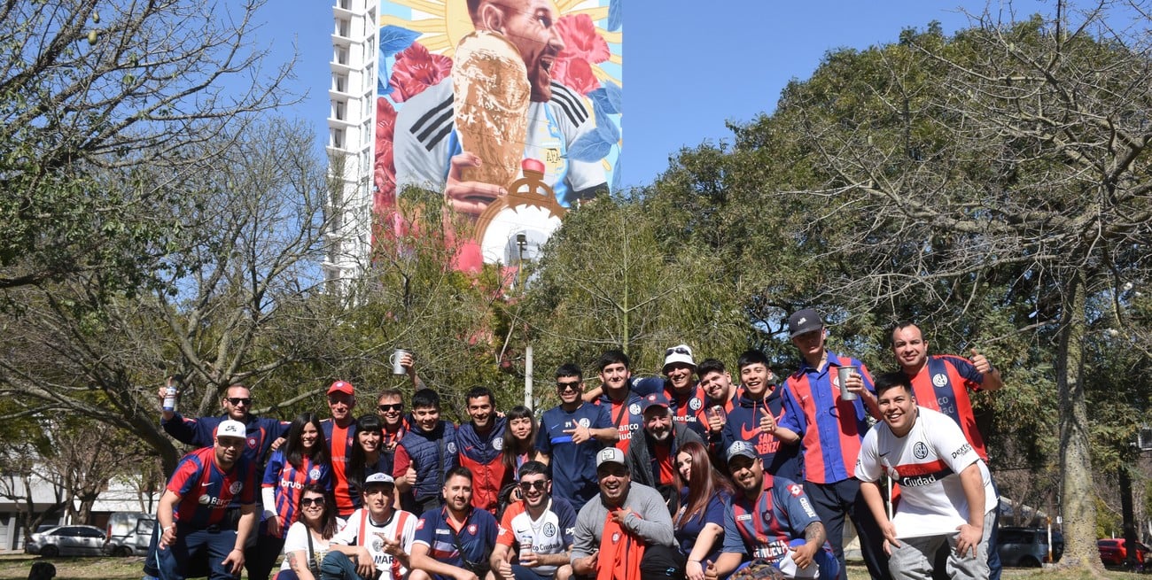 En Santa Fe y a los pies de Messi, hinchas de San Lorenzo hicieron la previa del partido por Copa Argentina 