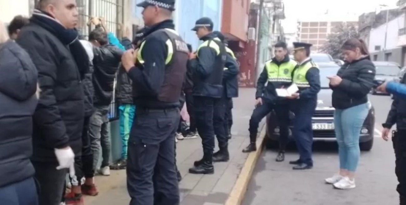 La policía desmintió rumores sobre saqueos en Tucumán